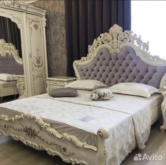 Спальный гарнитур