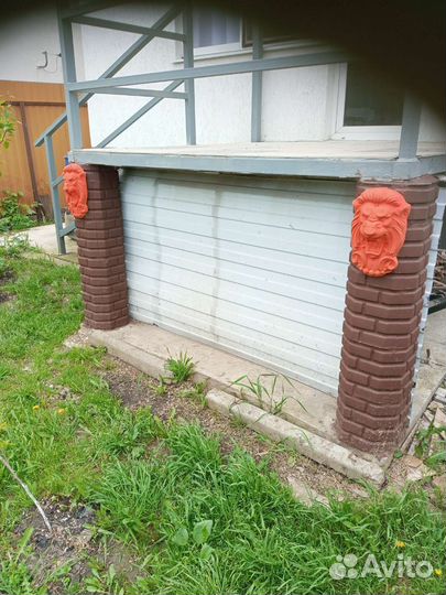 Барельеф лев