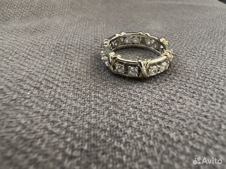 Серьги celine, колье Loewe, кольцо Tiffany