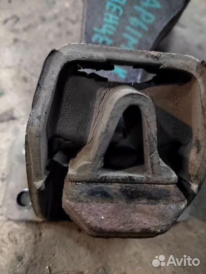 Продам подушки акп на Nissan vanneta