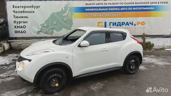 Обшивка багажника левая Nissan Juke (YF15) 84951-1