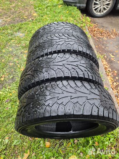 Hankook Winter I'Pike 215/65 R17 98T