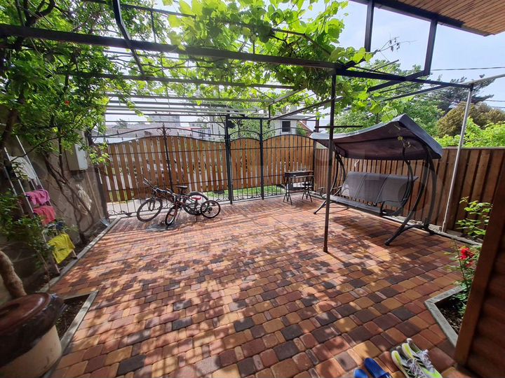 Комната 20 м² в 5-к., 2/2 эт.