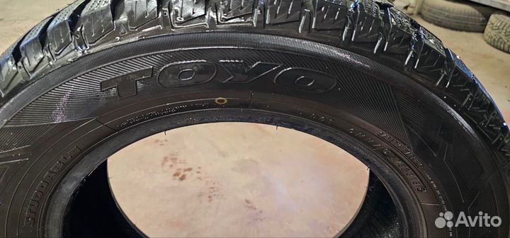 Toyo Observe Ice-Freezer 205/65 R16