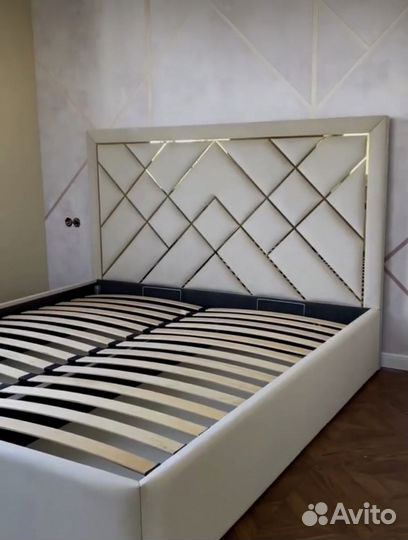 Дизайнерская кровать