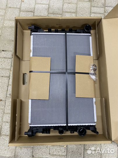 Радиатор основной Mercedes E W212 CLS W218 AMG 6.3