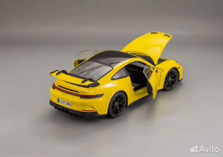 Porsche 911 GT3 (992) 1:18 Maisto