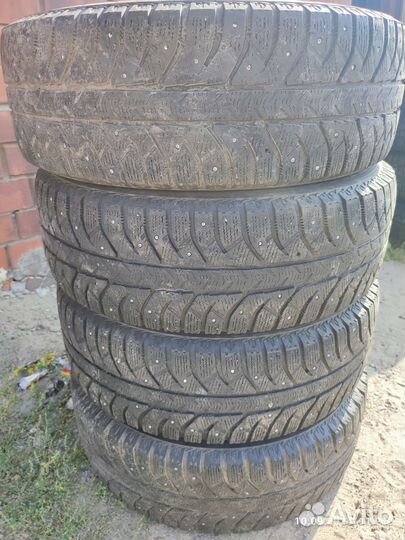 Зимние шины 195 65 R15 bridgestone