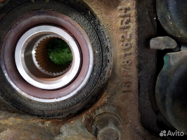 Ступицы передние пара GMC Yukon GMT800