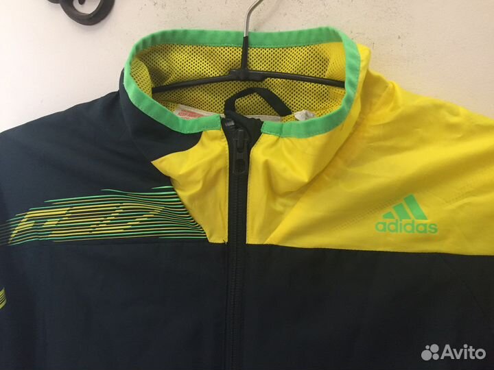 Спортивный костюм adidas для подростков