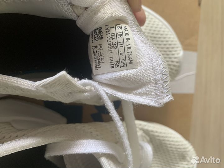 Кроссовки Adidas