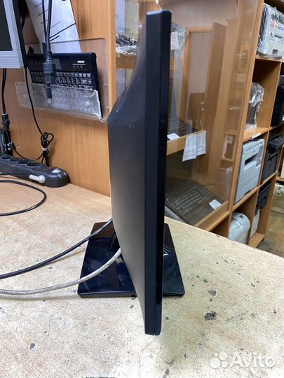 Монитор LG 20 дюймов