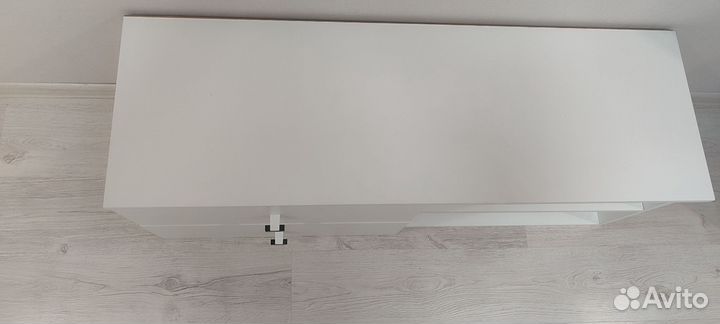 Тумба под телевизор белая