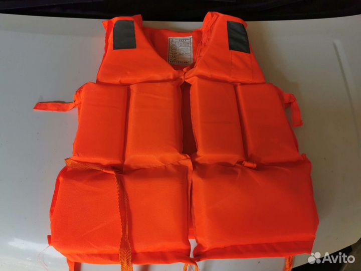 Спасательный жилет взрослый