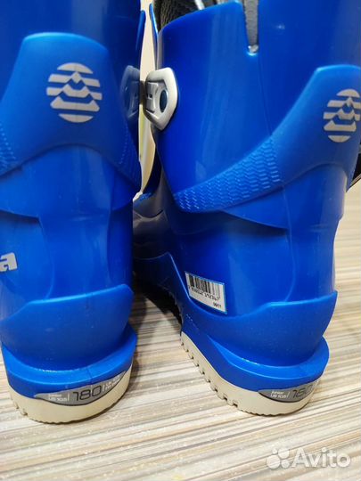 Новые детские горнолыжные ботинки