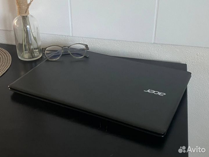 Ноутбук Acer Aspire E5 774G core i7 диагональ 17.3