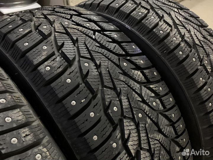 iLink Wintervorhut Stud III 235/55 R19 105T