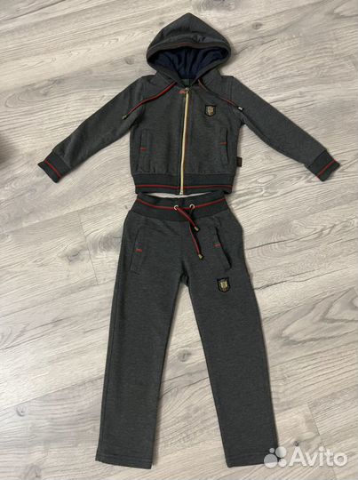 Костюм спортивный