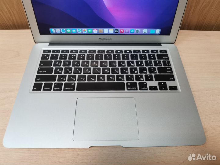 Macbook Air 13, Early 2015 i5 / 8Gb