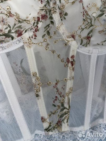 Корсет кружевной