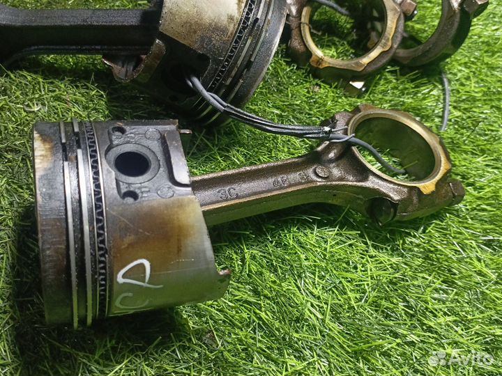 Поршень с шатуном Hyundai 2.0 G4CP