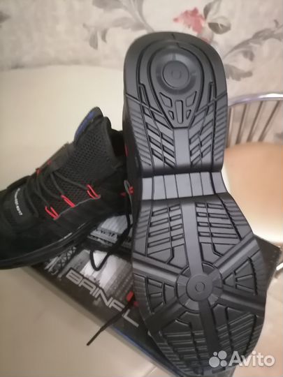 Adidas мужские кроссовки новые