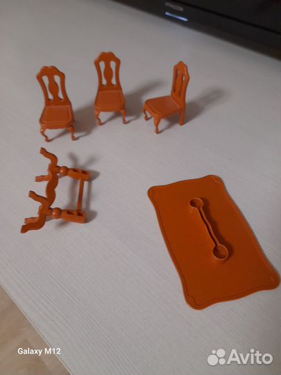 Игрушечный стулья и стол