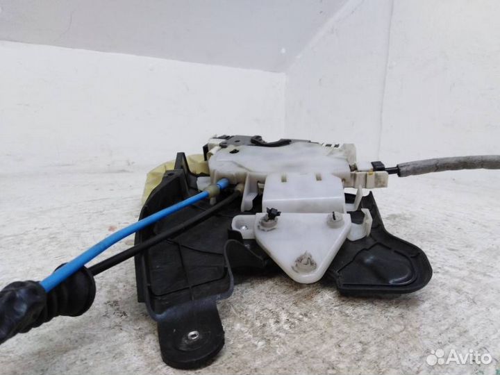 Замок двери задней правой