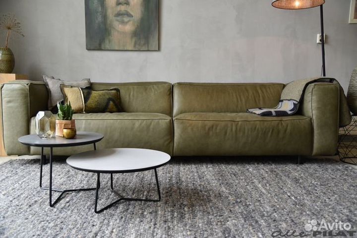 Диван из зеленой натуральной кожи