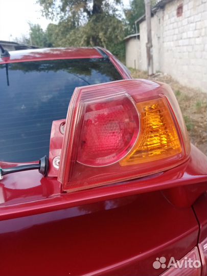 Задний фонарь митсубиси лансер 10