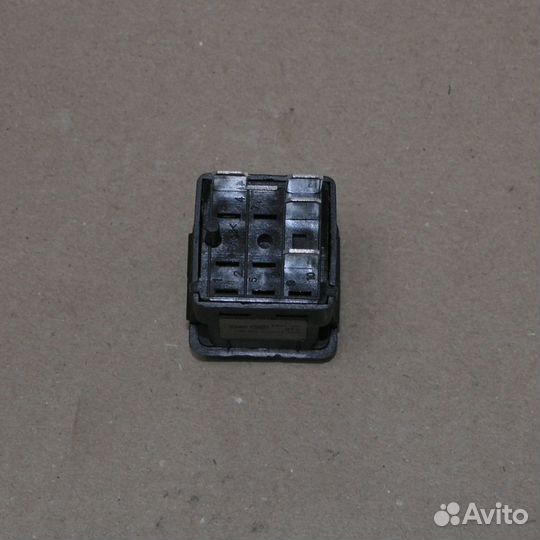 Выключатель кнопочный освещения салона 24V (4 конт