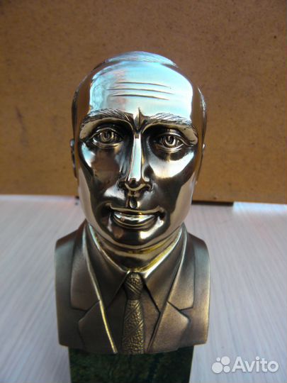 Каслинское литье(Бюст Путина)