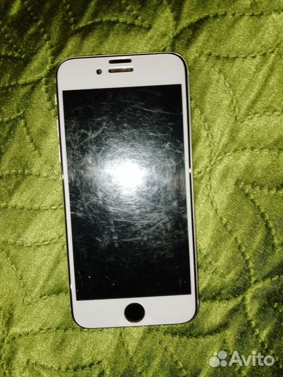 Телефон iPhone 6s