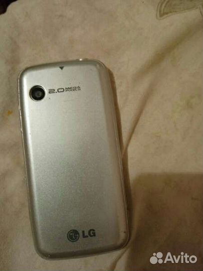 Телефон LG GS290