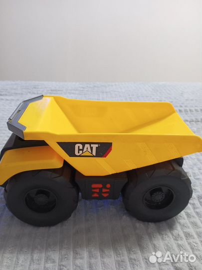Самосвал cat