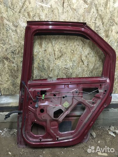Дверь renault logan