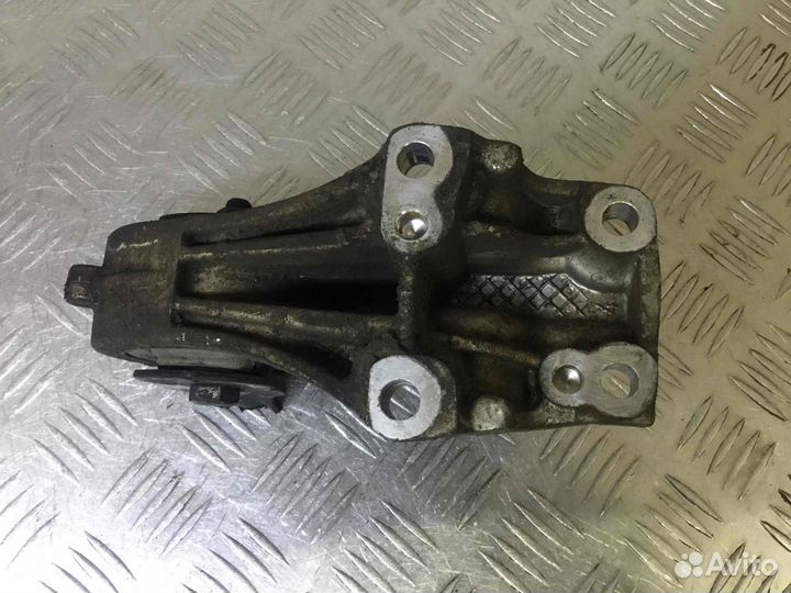 Кронштейн полуоси Citroen Berlingo 9644772380 9h02