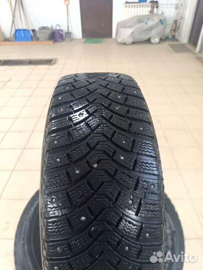 Michelin X-Ice North 215/60 R16