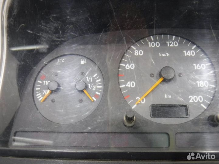 Панель приборов