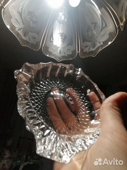 Хрусталь сссс(ваза, пепельницы, солонка)