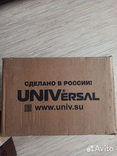 Розетка наружная universal 3-х местная однофазная