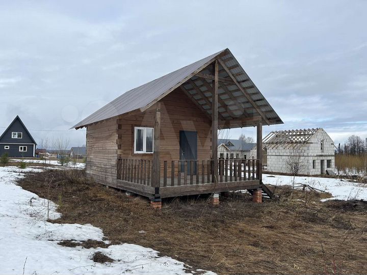 Дом 25,2 м² на участке 9,1 сот.