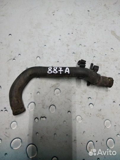 Патрубок охлаждения 3b0422887a