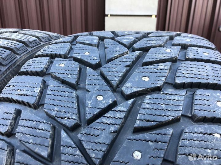 Dunlop SP Winter Ice 02 275/35 R20 102T