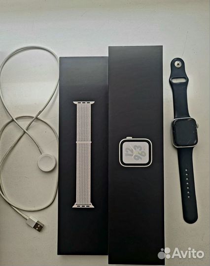 Часы apple watch se 44 mm nike