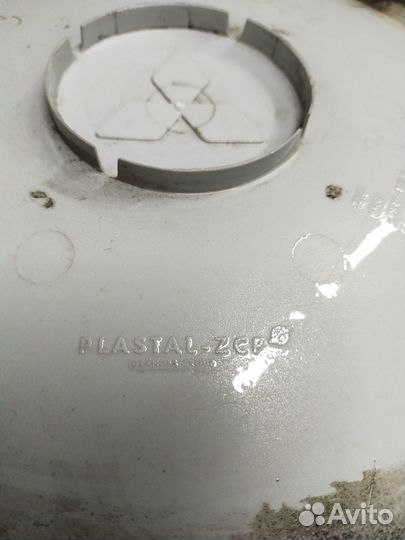 Колпак колеса на Mitsubishi Carisma, 1997