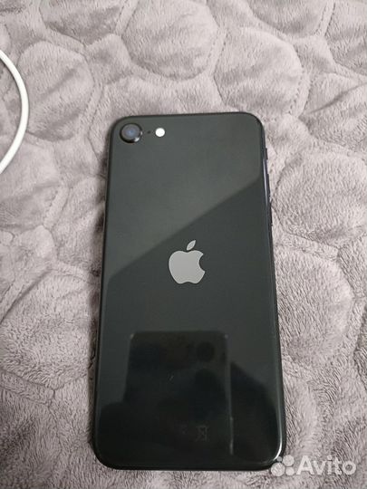 Телефон iPhone se 2020