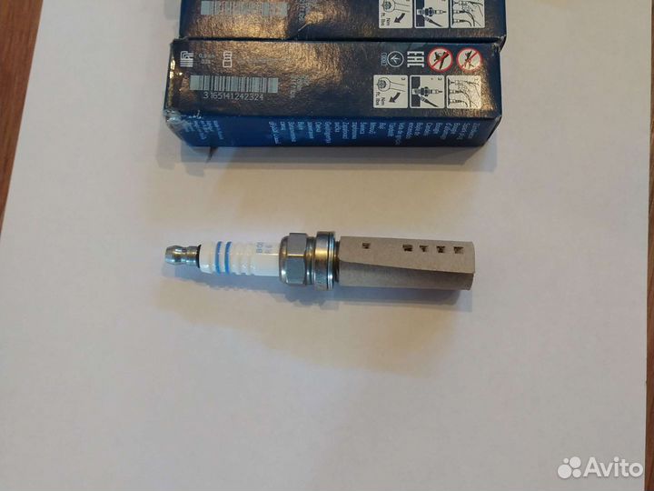 Свечи зажигания Bosh 0242229630