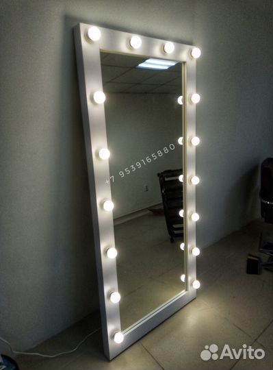 Гримерное зеркало с подсветкой