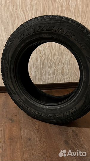 Bridgestone Blizzak DM-V1 215/70 R16